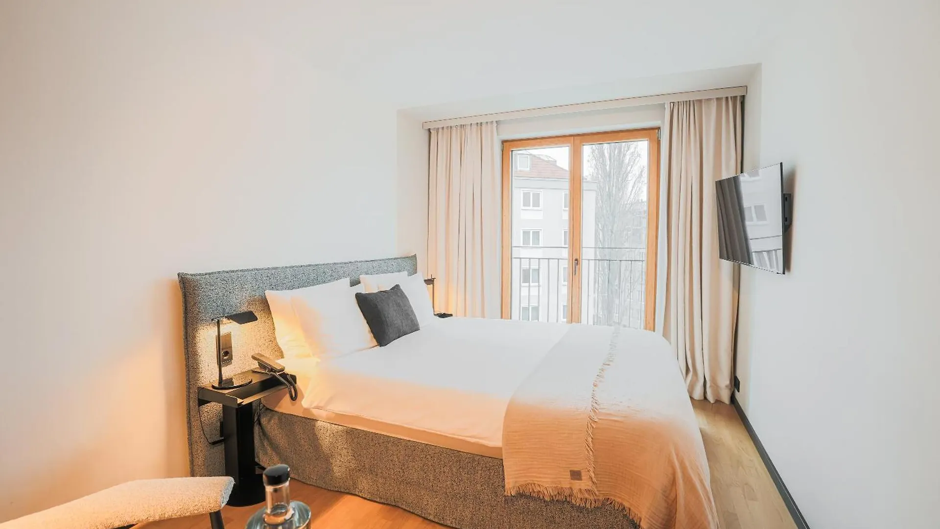 Отель Bob W Munich Old Town Германия